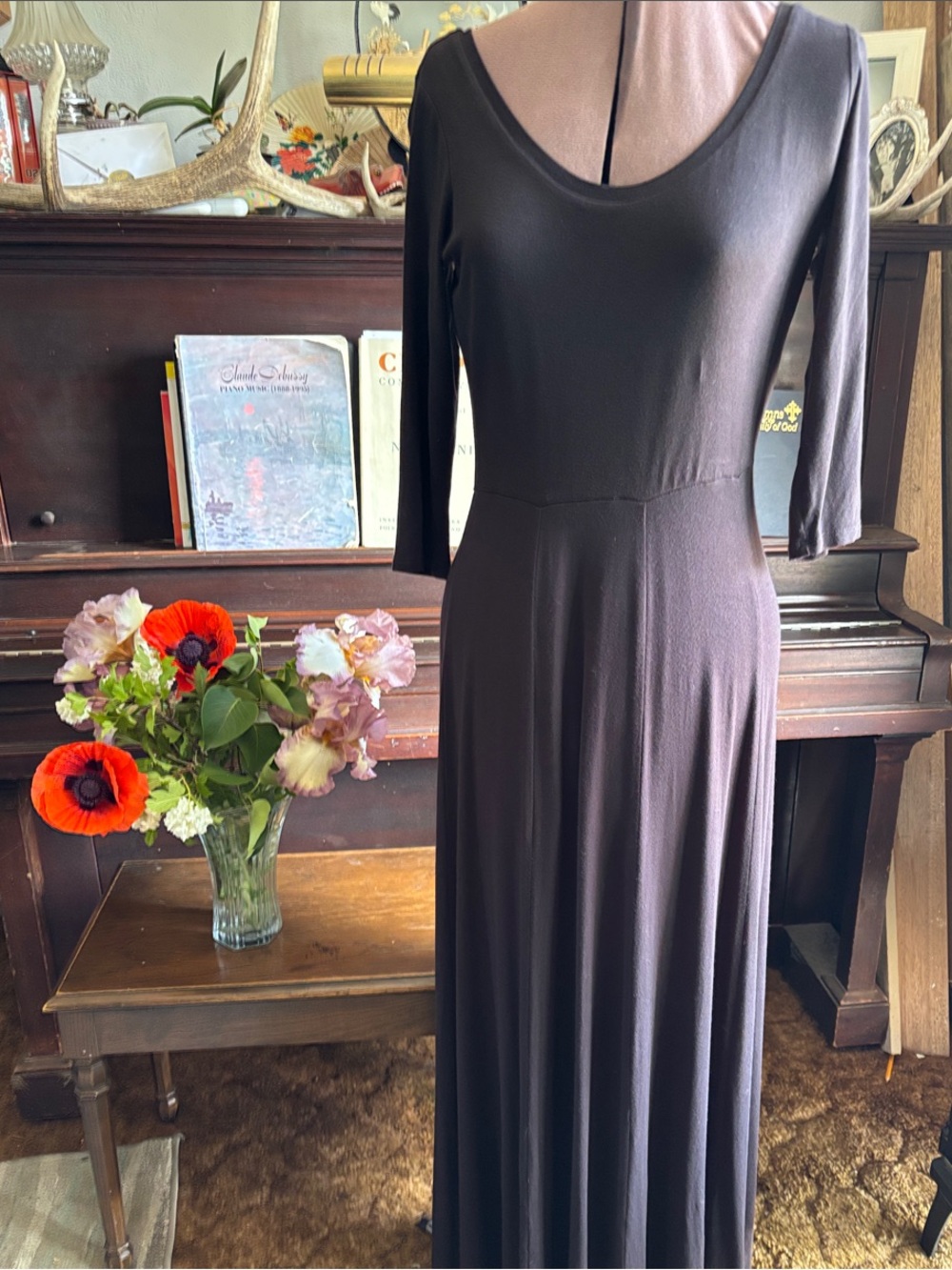 Elegant Calvin Klein Black 3/4 Sleeve Maxi Dress
